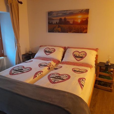 Studio Chez Un Vigneron Au Village Au 2Eme Etage Sans Ascenseur Вилньов Екстериор снимка