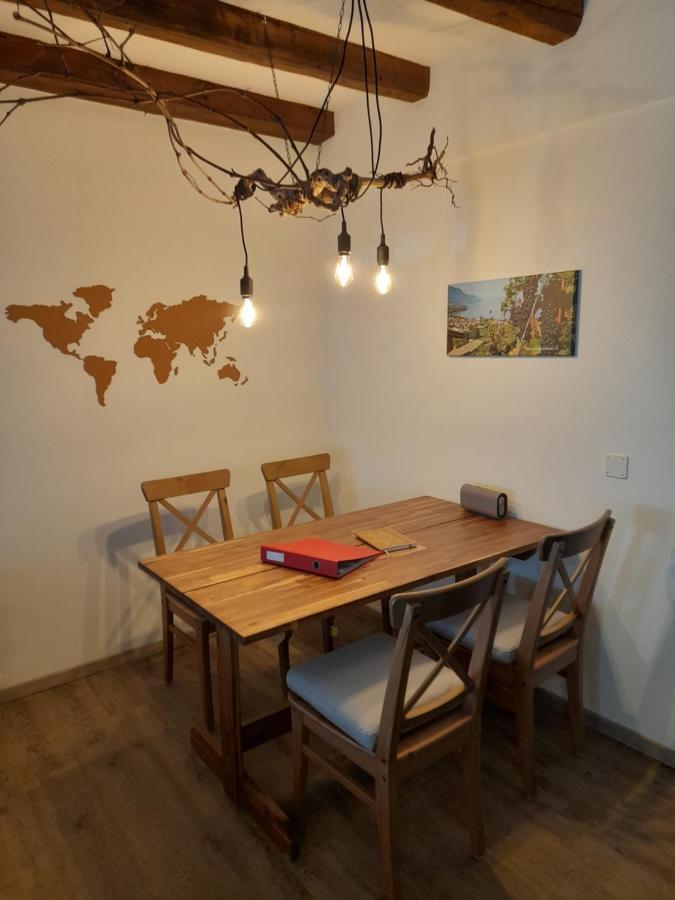 Studio Chez Un Vigneron Au Village Au 2Eme Etage Sans Ascenseur Вилньов Екстериор снимка